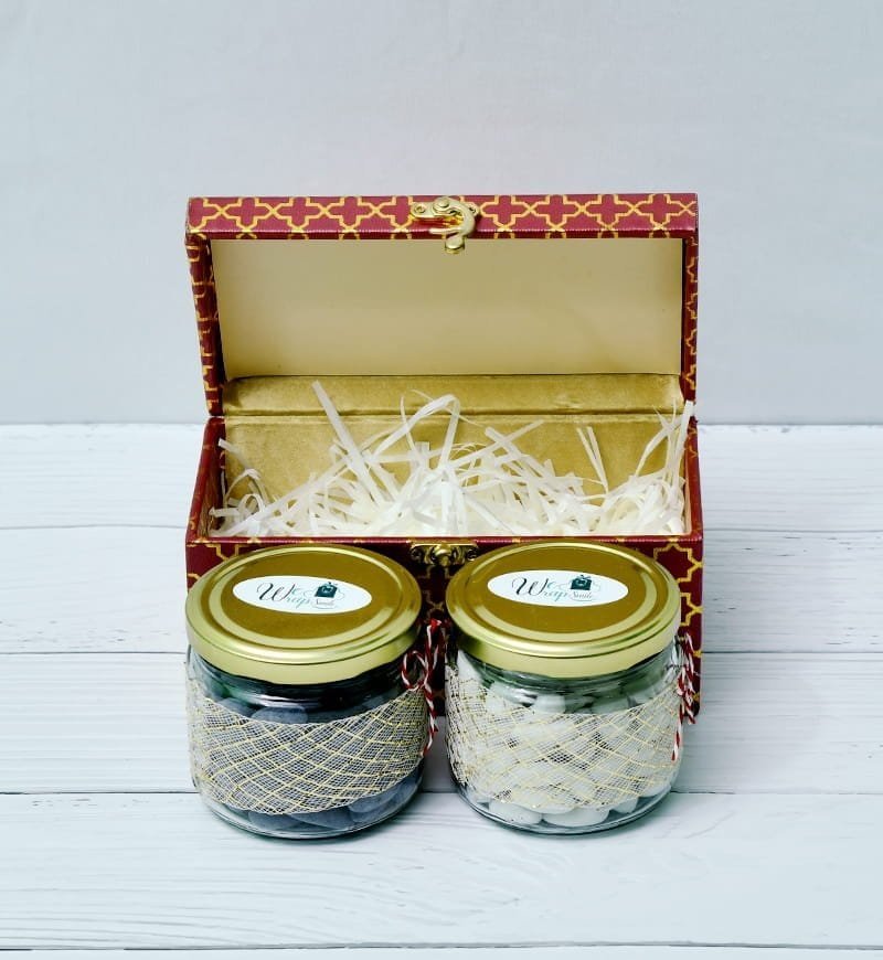 Almonds flavour coated with Premium Wooden Box (2 Jars-500 gm) - Image 2